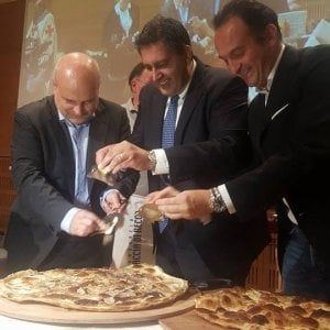 Focaccia, vino, garofani, bufera in Regione sulla mission di Liguria Digitale 