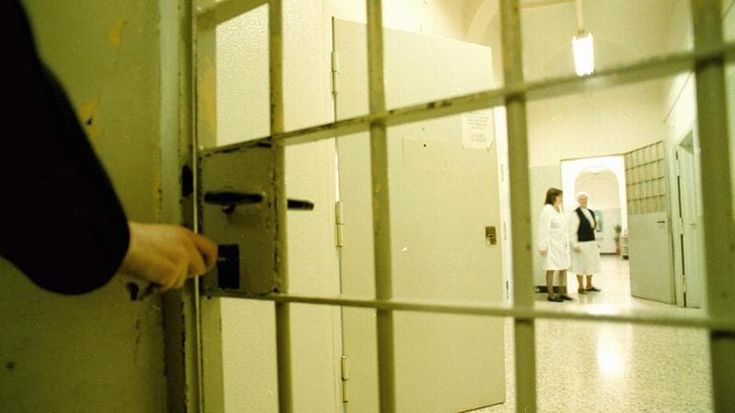 Abiti griffati e scampi vietati in carcere, protesta dei detenuti a Siracusa