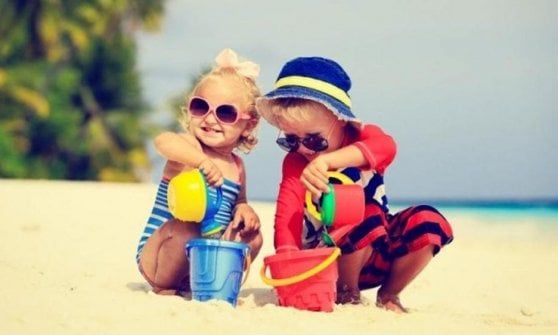 Melanoma, il rischio aumenta se si prende troppo sole da bambini
