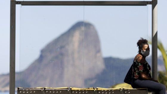 Coronavirus, il paziente 'zero' del Brasile morto a fine gennaio: il primo focolaio è stato il carnevale di Rio