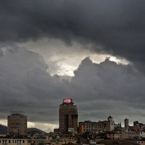 Allerta arancione, scuole aperte, ma nuova decisione alle 5,30 del mattino