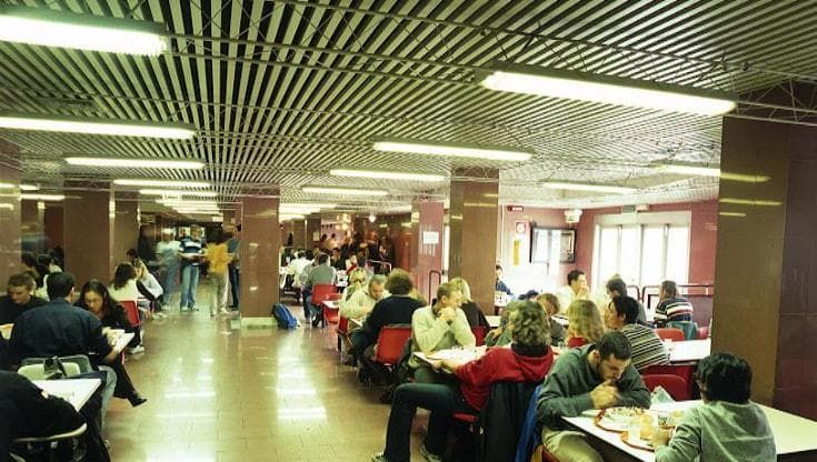 Mense universitarie, caccia al piatto vegetariano o vegano: a Genova poca scelta e finiscono subito