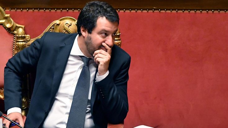 Povera patria fra gilet gialli e mutande verdi