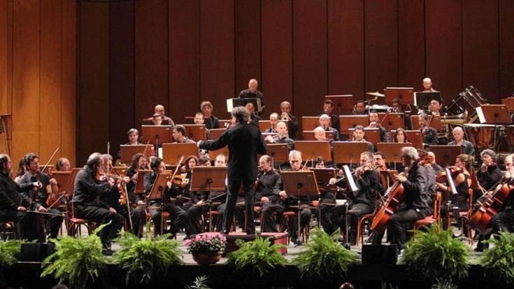 Tuono, vento e 120 musicisti per la Sinfonia delle Alpi