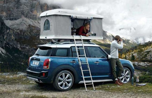 La Mini con la casetta sul tetto