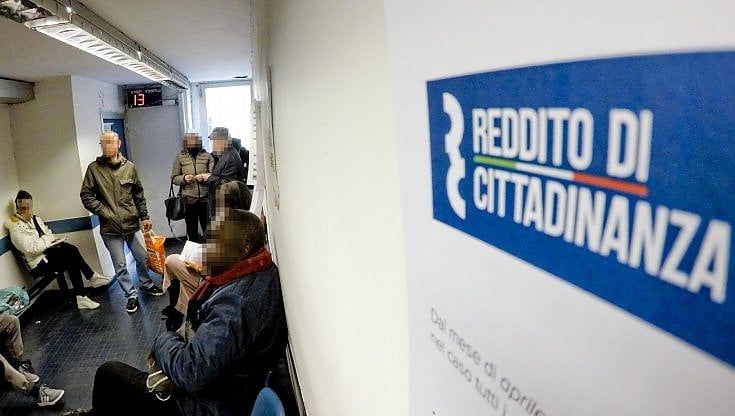 Casale, i furbetti del reddito di cittadinanza usavano il trucco dell'indirizzo falso: 28 denunciati