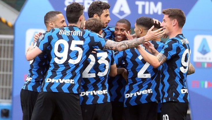 Inter-Sampdoria 5-1: goleada per festeggiare lo scudetto, blucerchiati travolti