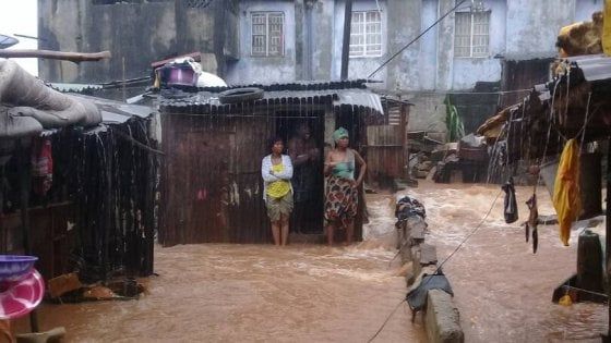 Sierra Leone, appello del presidente in lacrime: "Abbiamo bisogno di aiuti immediati"