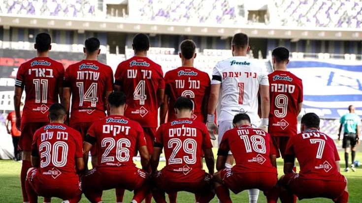Israele, riparte il campionato: sulle maglie i nomi del kibbutz colpiti da Hamas al posto dei cognomi dei giocatori