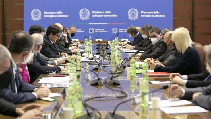 Stellantis, la produzione della Panda prorogata fino al 2026. La richiesta di azzerare i contatori Cig