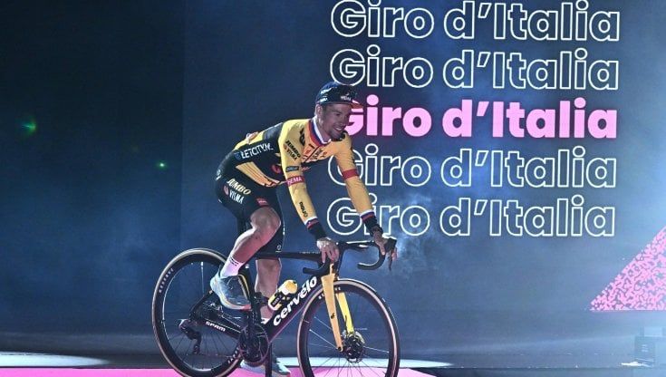 Roglic e la sfida a Evenepoel: "Ma il Giro è un grande casino"