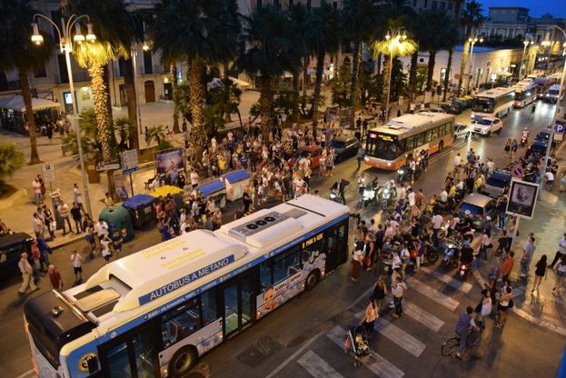 Bari, tifosi bloccano traffico in centro dopo Italia-Spagna