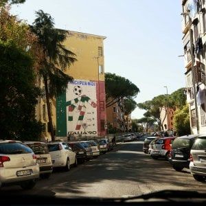 San Basilio, supermarket della coca: "Da qui si esce solo spacciando" 