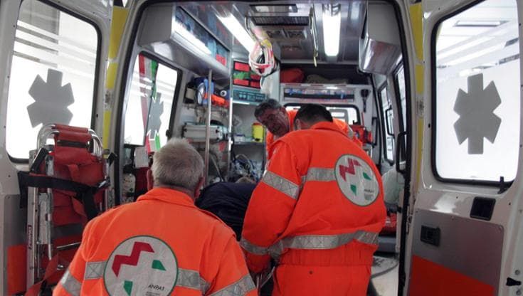 Medico del 118 aggredisce carabinieri in un pub: arrestato. “Ma è stata una colluttazione reciproca”