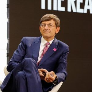 Tlc, in Europa la battaglia dei giganti: Vodafone va all'attacco con Liberty