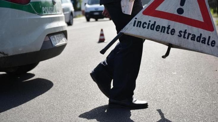 “Il cane mi ha fatto cadere”, presa la banda dei finti incidenti. Nei guai anche un avvocato