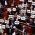 Parlamento in fuorigioco