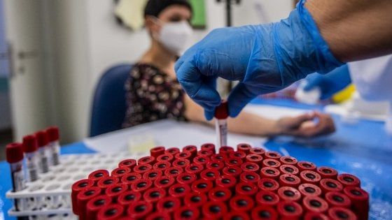 Bologna, corsa ai test sierologici. L'Unipol Arena apre ai privati