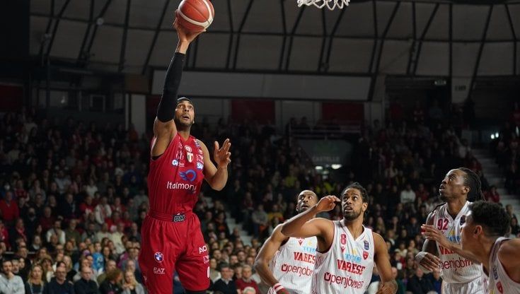 Serie A, Milano, Bologna e Tortona a gonfie vele, risale Brindisi