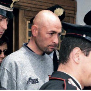 Caso Pantani, intercettato un detenuto: "La camorra gli fece perdere il Giro". Ma la procura di Forlì chiede l'archiviazione