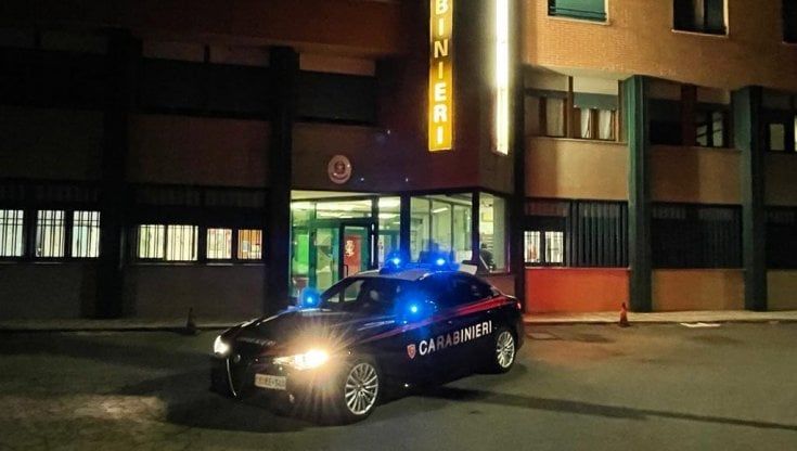 Il meccanico non gli aggiusta la macchina, il cliente lo prende a colpi di machete