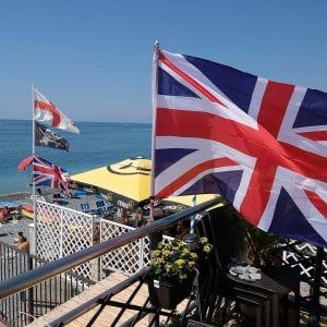 Liguria, la Brexit dei balneari, il 90% degli stabilimenti con bandiera inglese
