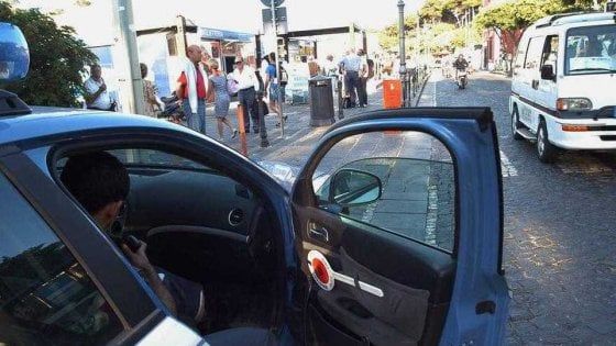 Sbarcano dall'aliscafo con la droga, due arresti a Ischia