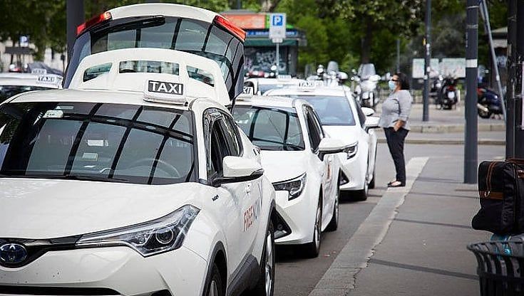 Buoni taxi per gli over 65, Regione e Comune insieme contro il rischio contagio sui bus