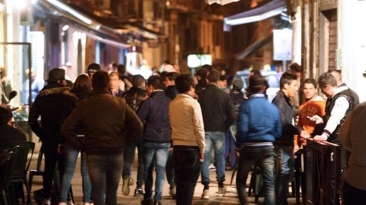 Figli geolocalizzati e messaggi, le notti di paura dei genitori di Palermo