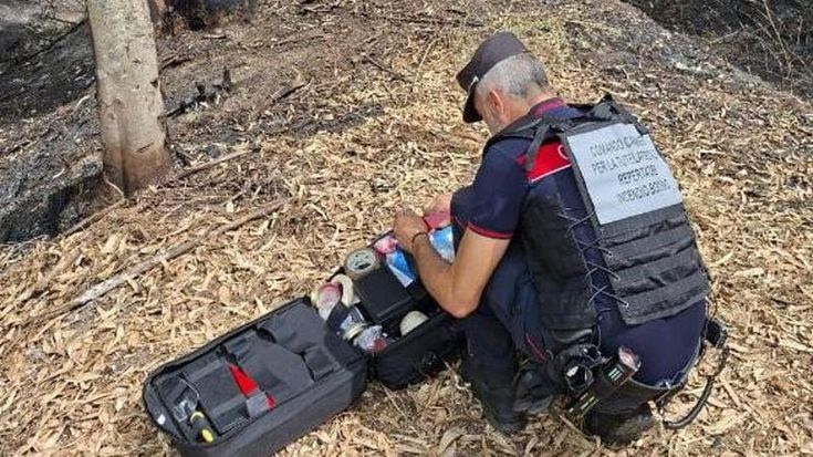 Fumare un sigaro costa a un libero professionista una denuncia per incendio colposo