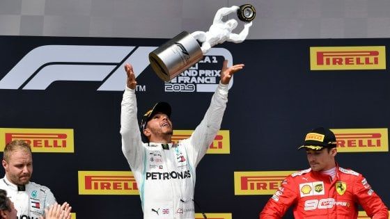 F1, Gp Francia: dominio Mercedes, Hamilton trionfa davanti a Bottas. Ferrari: Leclerc terzo, Vettel quinto