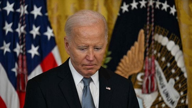 L’Adelphi e la pasta di Gragnano. Biden “bruciato” dal fuoco amico