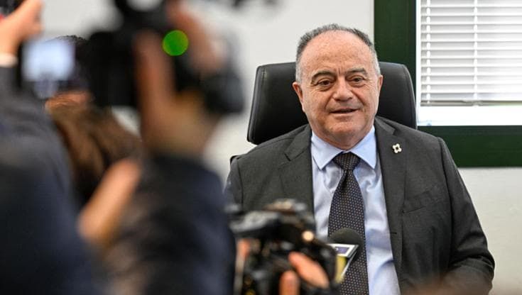 Gratteri agli imprenditori: "A Napoli pizzo e riciclaggio, fatevi aiutare da me"