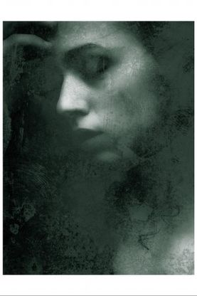 Ogni foto &egrave; un autoritratto del fotografo<br />Pepe Russo indaga la fragilit&agrave; femminile