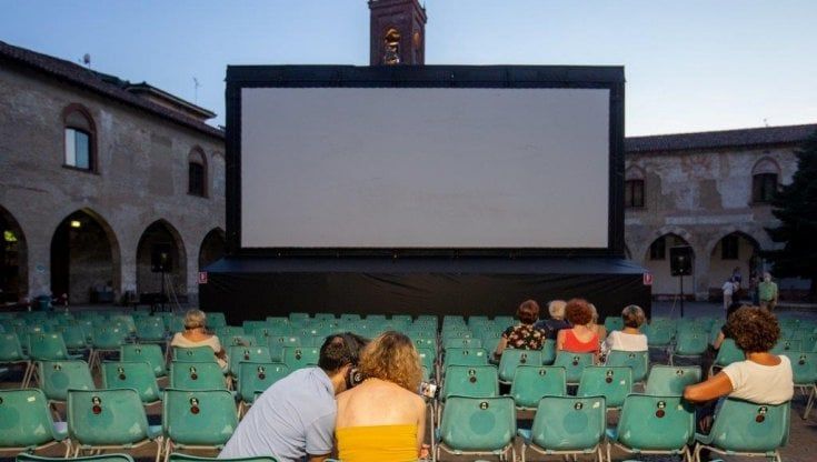 Green Pass a Milano, cinema, concerti, bar e ristoranti: "Può essere utile"