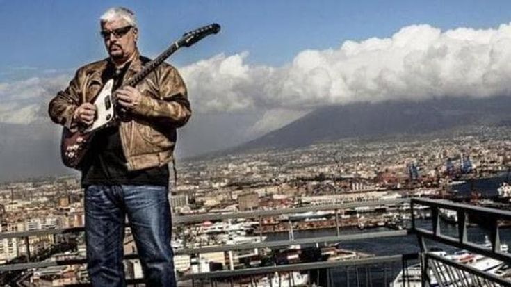 Una canzone inedita di Pino Daniele domenica nel prepartita di Napoli- Roma al Maradona
