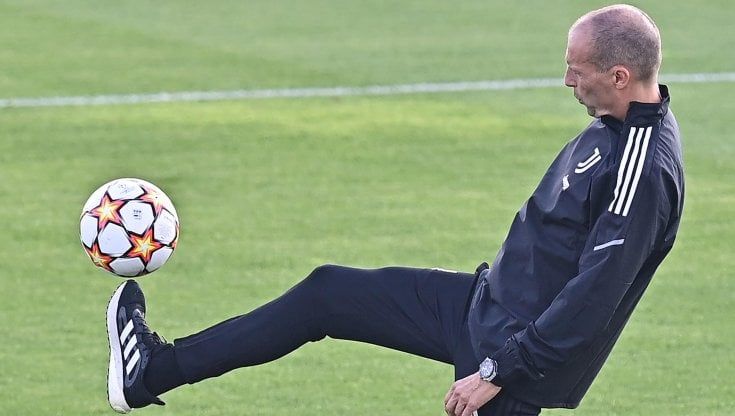 Rombo di tuono. L'alta velocità Napoli-Milan ferma a Roma