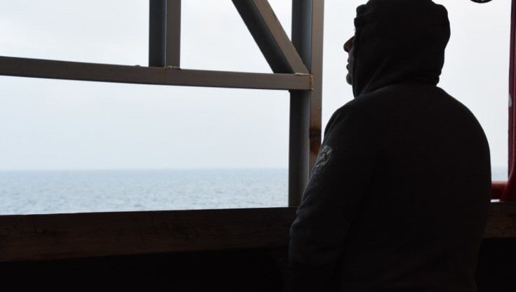 Migranti, quell'amicizia nata sulla Ocean Viking, Rakim: "Ho curato e assistito Adil anche se non lo conoscevo: era chiuso nei suoi incubi"