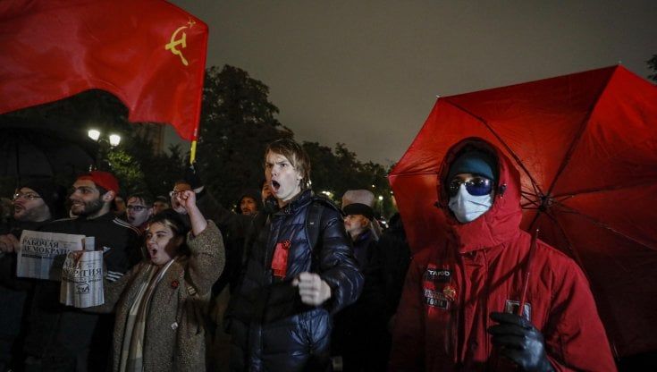 Elezioni in Russia, tra i nuovi comunisti che minacciano la vittoria di Putin: "Non riconosceremo il voto"