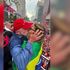 Elezioni in Brasile, l'abbraccio e il bacio di Lula alla moglie per festeggiare la vittoria