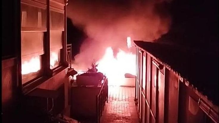 Ostia, il ragazzo fermato dalla polizia confessa: “Sono stato io a dare fuoco agli stabilimenti”