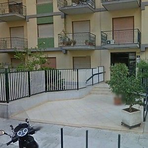 Centro massaggi a luci rosse chiuso in via Liguria