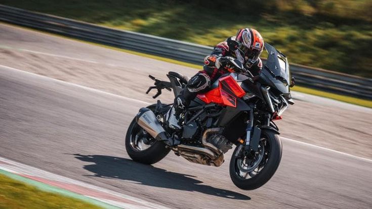 Ktm svela la 1390 Super Duke GT, nuova regina delle Sport Tourer