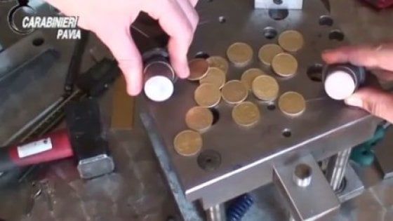 Pavia, scoperta zecca clandestina di monete da 50 centesimi: tre arresti
