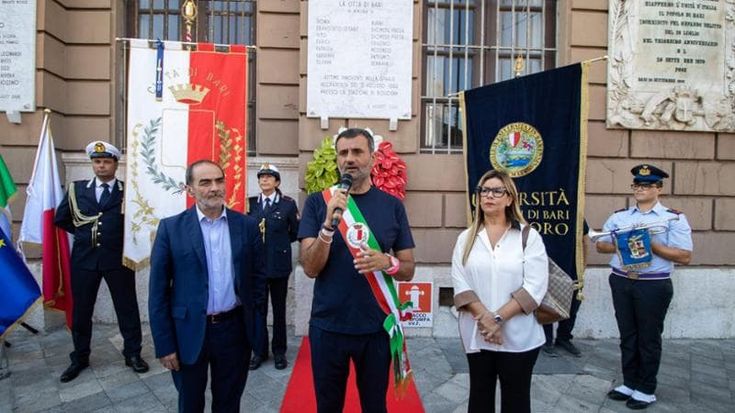 Strage di Bologna, Bari ricorda le sue sette vittime. Decaro: “Credo ci sia ancora da indagare”