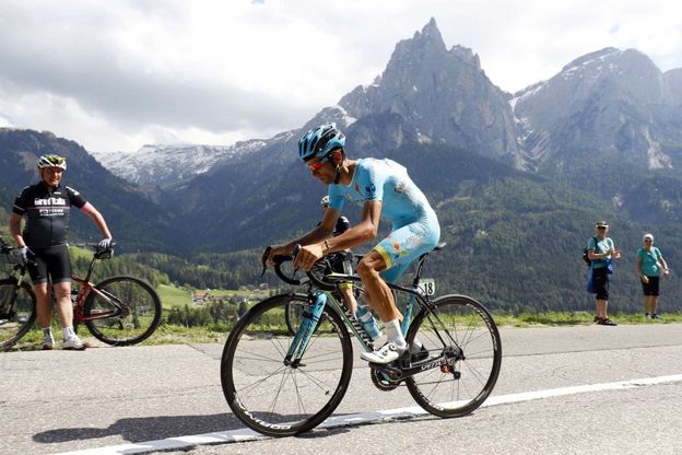 Giro, la cronoscalata boccia Nibali: il film della tappa