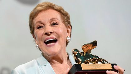 Venezia 76, l'arrivo di Julie Andrews, per lei il Leone d'Oro alla carriera consegnato da Luca Guadagnino