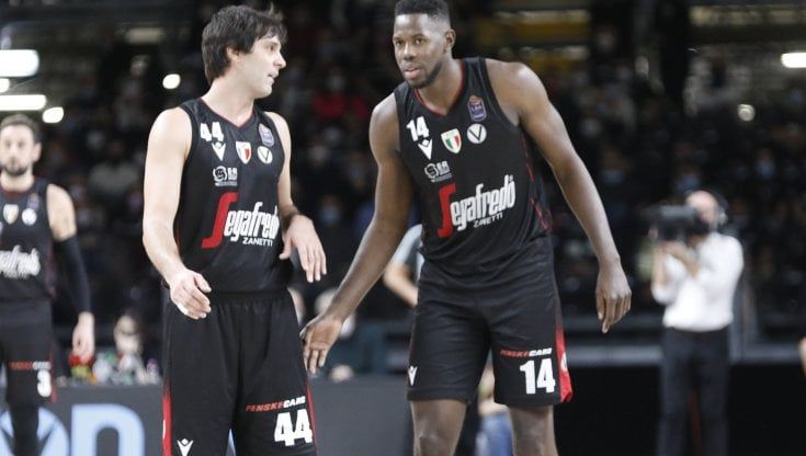 Basket, Eurocup: sconfitte per Virtus Bologna e Venezia. Eurolega, rinviata Milano-Bayern Monaco