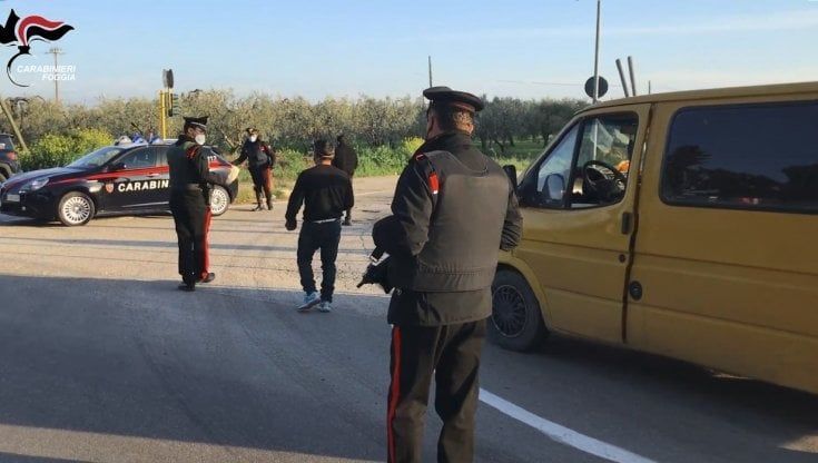 Caporalato, blitz a Foggia: indagata anche la moglie del direttore dipartimento Immigrazione del Viminale che si dimette