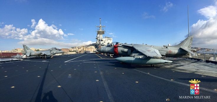 Il Cavour e l’Andrea Doria ormeggiati a Napoli. Visite guidate a bordo